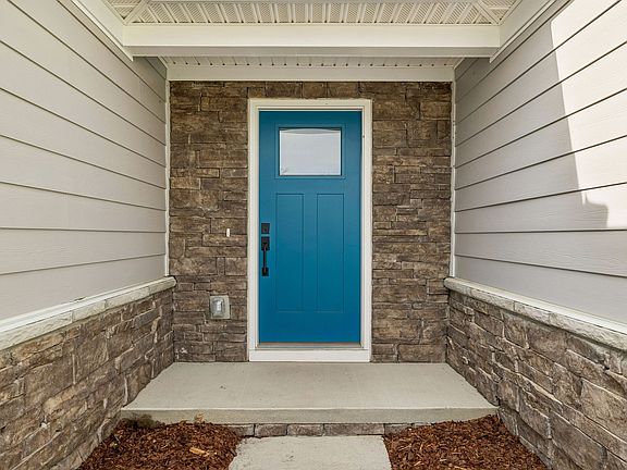 5th image of 616 Streamview Dr