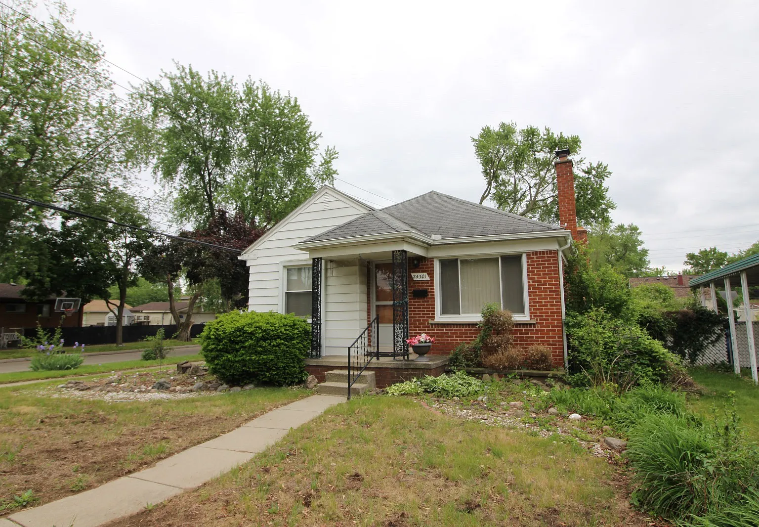 3 bed, 1273 sqft, $1,800 — Photo 1