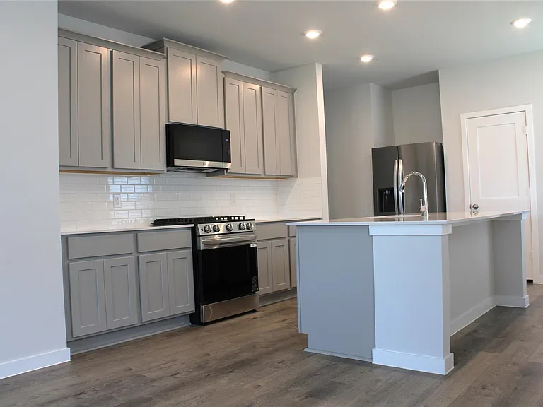 4018 Windy Whisper Dr — Photo 6