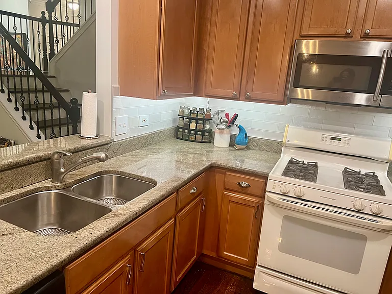 Kitchen 02