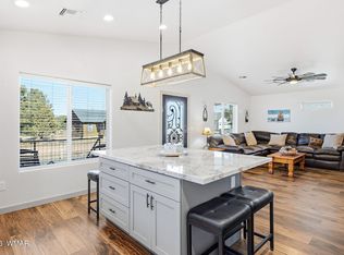 2231 Sitgreaves Dr, Overgaard, AZ 85933