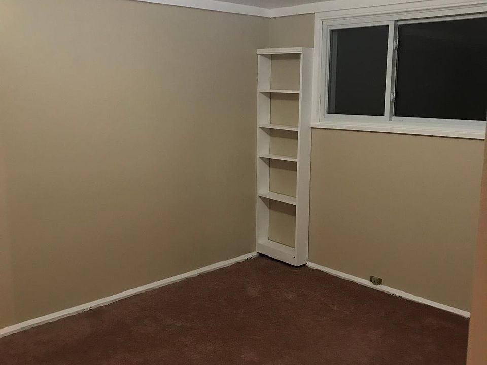 1st image of 3403 W Lincolnshire Blvd