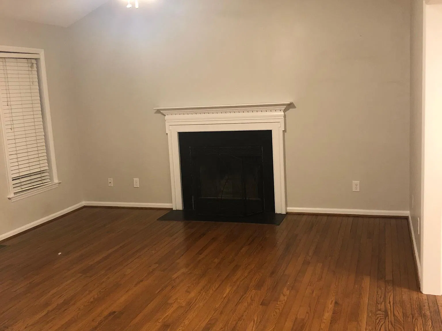 3 bed, 1300 sqft, $2,045 — Photo 4