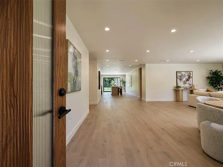 4819 Genesta — Photo 3