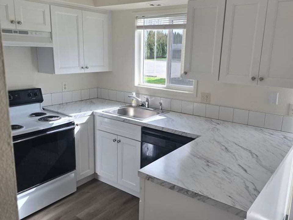 1st image of 260 5th St APT 3