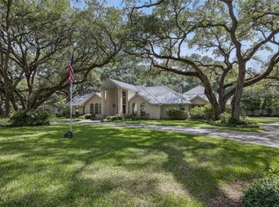 203 Oak Cluster Dr, Columbus, TX 78934
