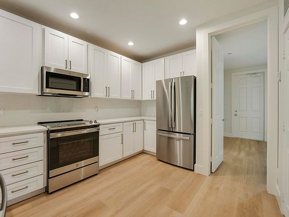 4th image of 3416 W Community Drive