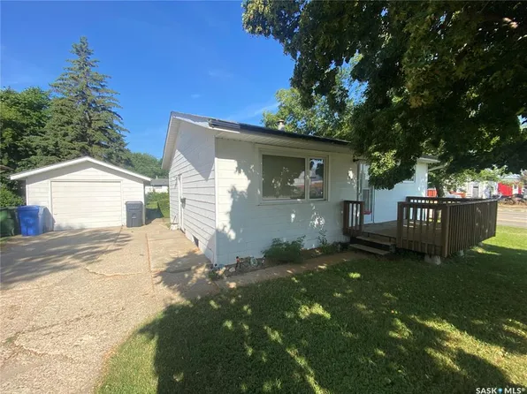 386 4TH AVENUE N, Yorkton, SK S3N 1B6