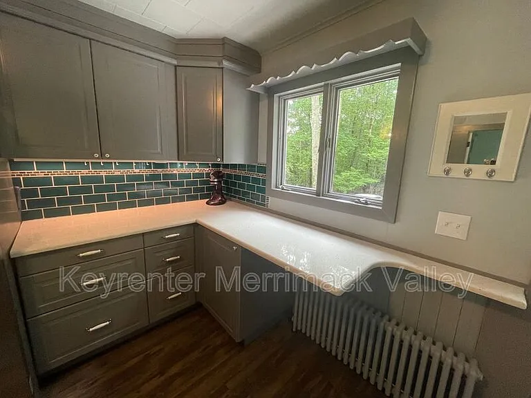 13 N Main St — Photo 6