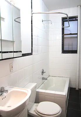 Rented by Stonecrest Realty | media 7