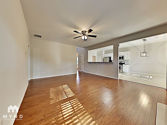 3rd image of 525 Vickers Ln