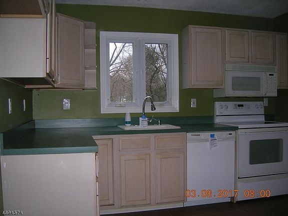 3rd image of 63 Langdon Ave
