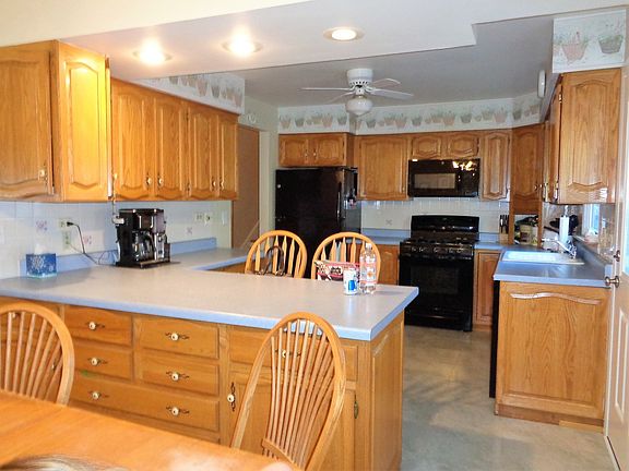4th image of 16812 Oconto Ave