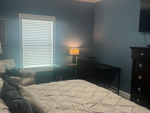5th image of 159 Cornerstone Cir