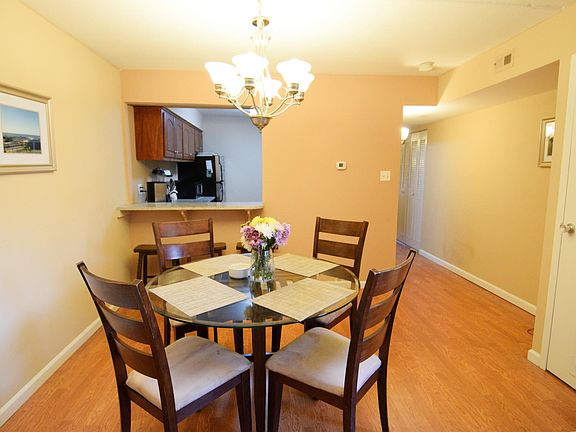 4th image of 130 Spruce St #8B