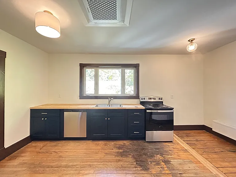 30 Lincoln Ave #B — Photo 5