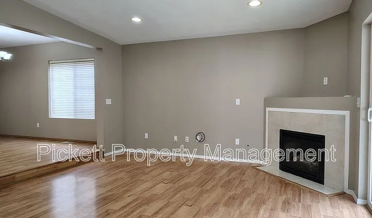 1108 NE Beaumont Ln — Photo 7