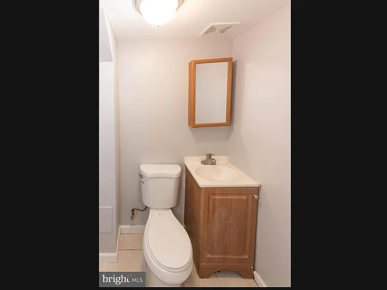 2510 Mosher St — Photo 4