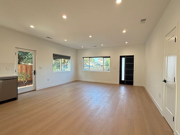 4th image of 1420 Bellomy St #A