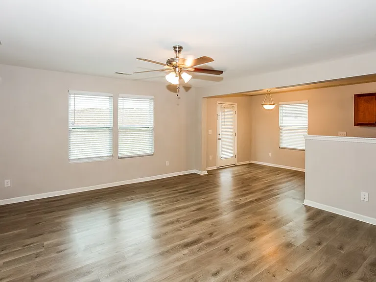 1083 Manston Pl SW — Photo 8