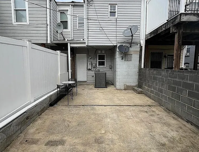 2317 E Fayette St — Photo 23