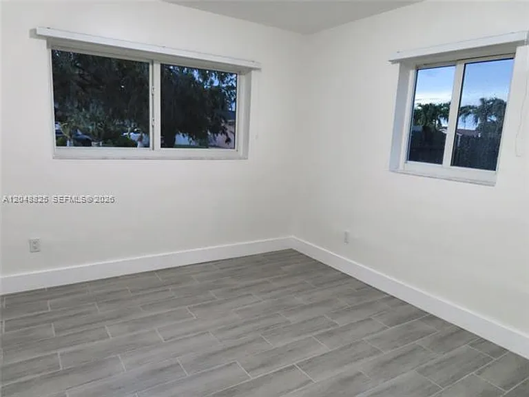 1030 SW 96th Ave #0 — Photo 9