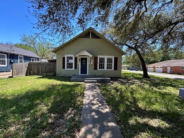 1st image of 400 N Stevenson St