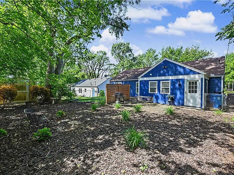7525 Eaton St — Photo 13