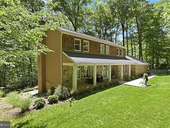 3rd image of 1718 Westminster Way