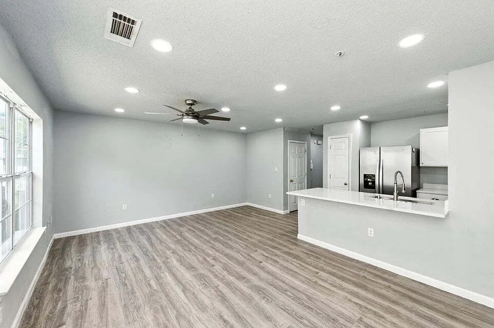 3 bed, 2.0 bath, 1356 sqft, $1,475 — Photo 3