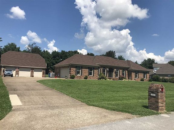 2nd image of 204 Spindletop Dr