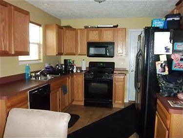 4th image of 755 Harlem St