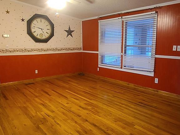 4th image of 277 Oak Hill Ln