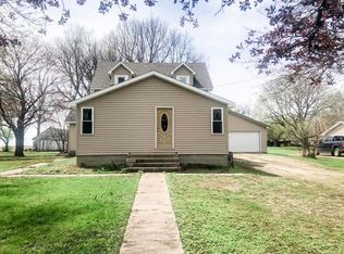 409 S State St, Terril, IA 51364