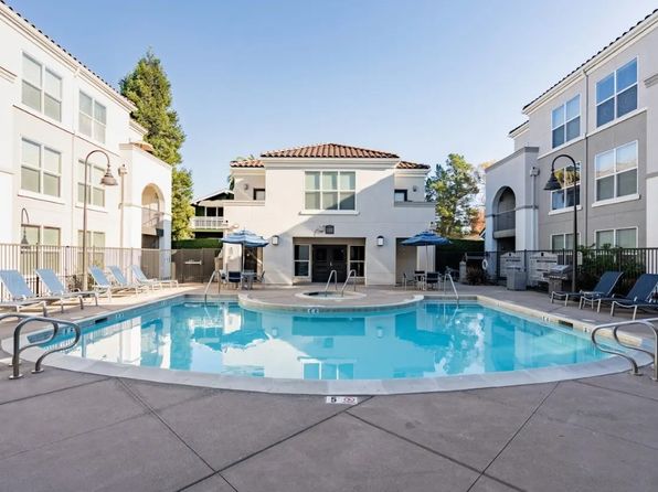 203 Coggins Dr #B409