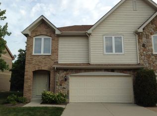 220 Taylor Ct, Buffalo Grove, IL