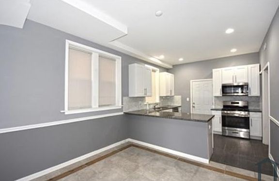 5th image of 7754 S Seeley Ave