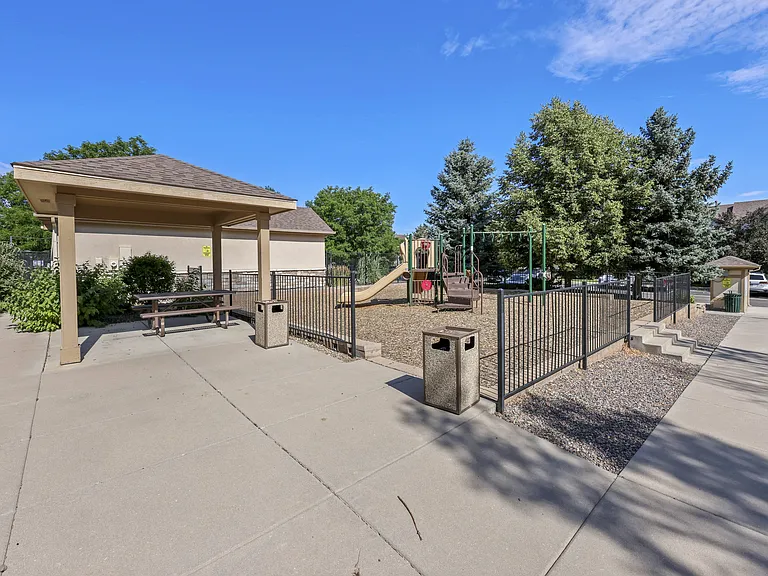 Sage Creek Townhomes — Photo 9