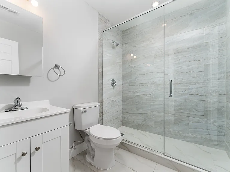 1219 W Devon Ave #201 — Photo 12