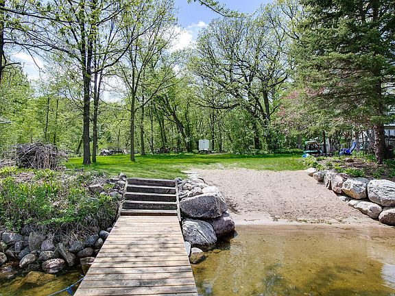 3rd image of 25664 Willow Ln