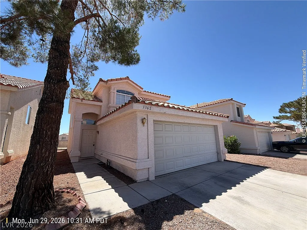3 bed, 2.5 bath, 1816 sqft, $2,001 — Photo 1