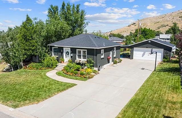 1st image of 3341 E Elgin Dr