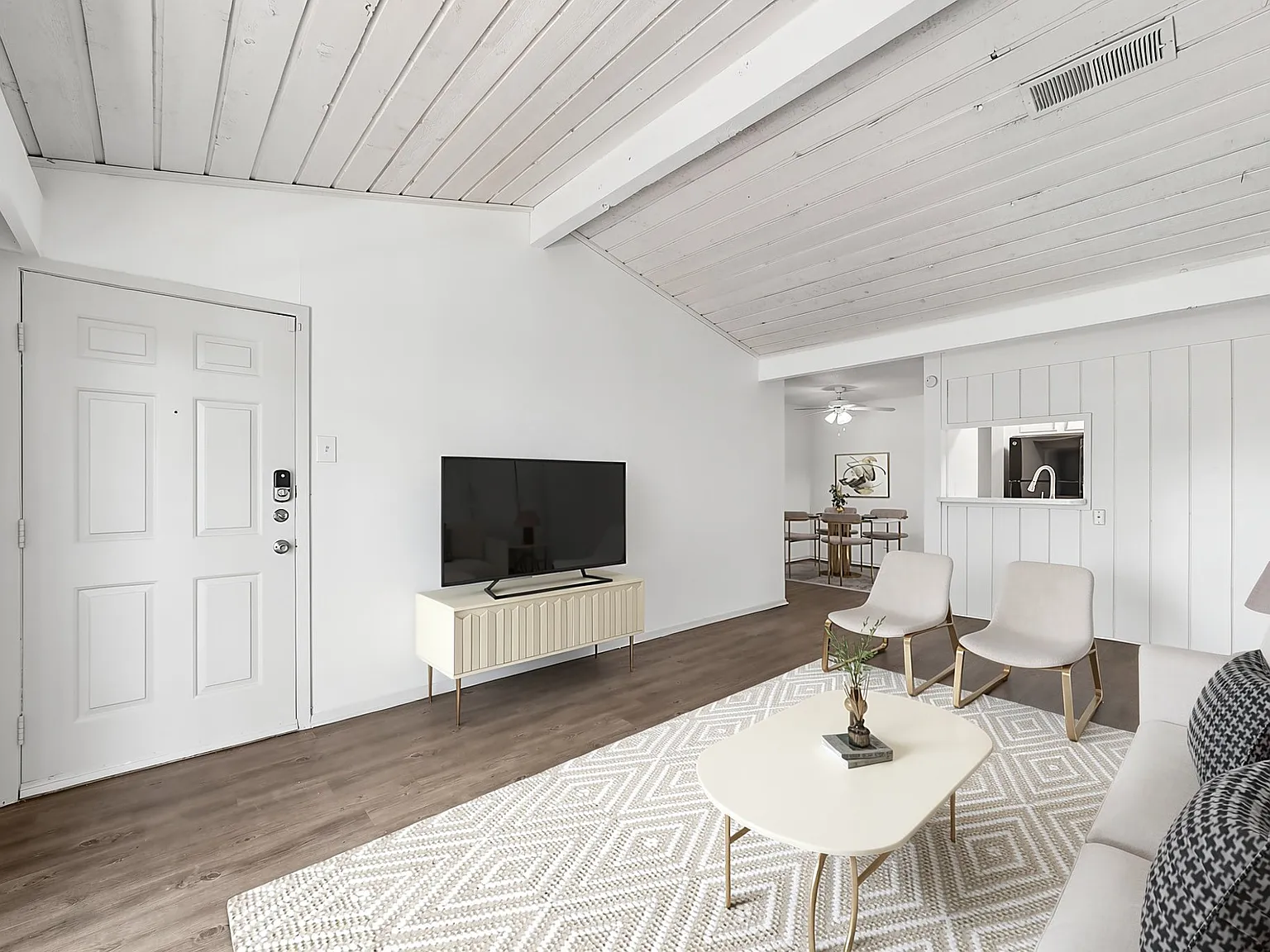 Riverwalk Apartments — Photo 3