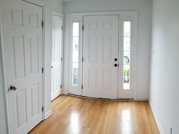 4th image of 362 Larose Dr