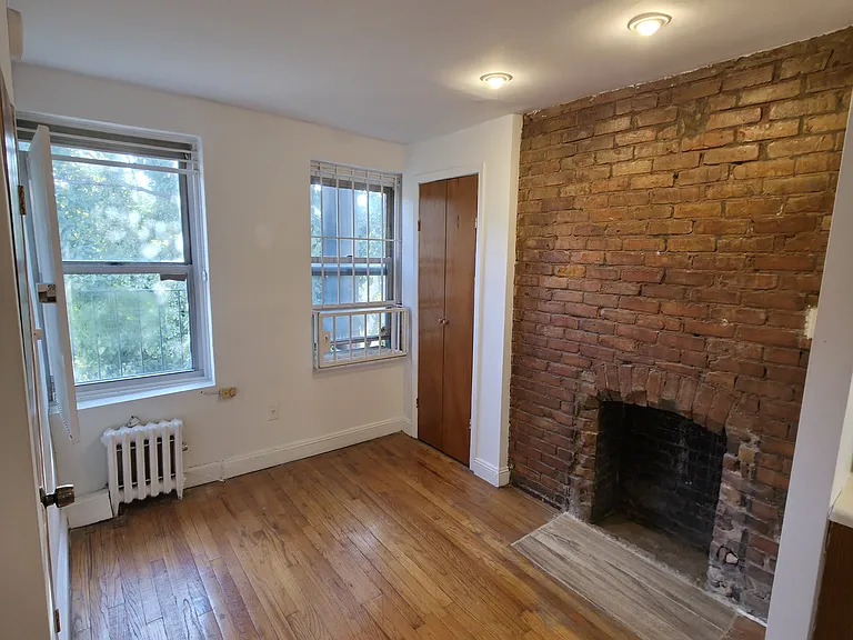 336 E 6th St #5RW — Photo 3