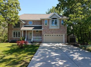 802 Sunset Dr, Shorewood, IL