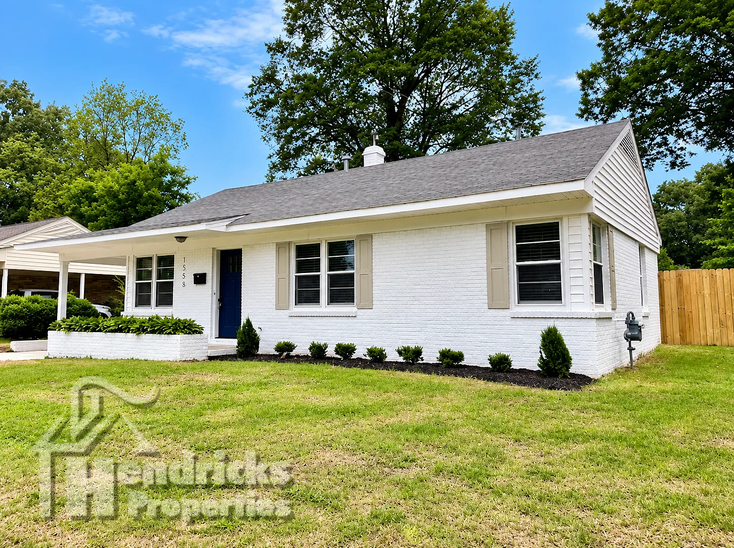 1556 Raymore Rd — Photo 3