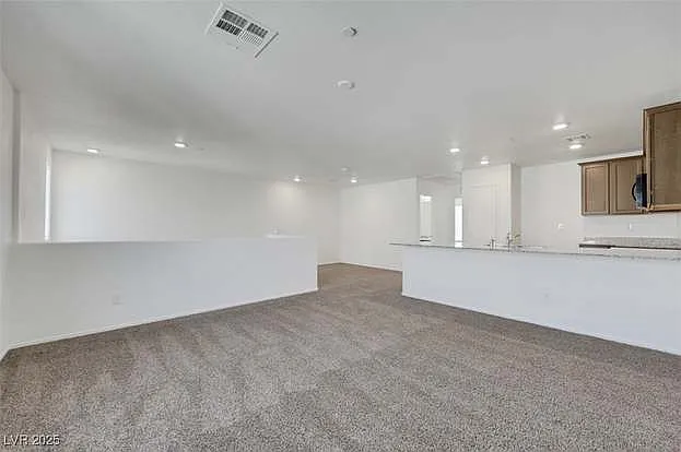 4561 Woolcomber St N — Photo 24