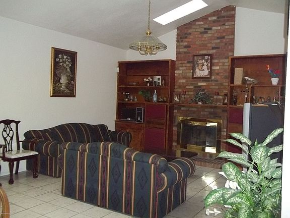 4th image of 7542 W Minnezona Ave
