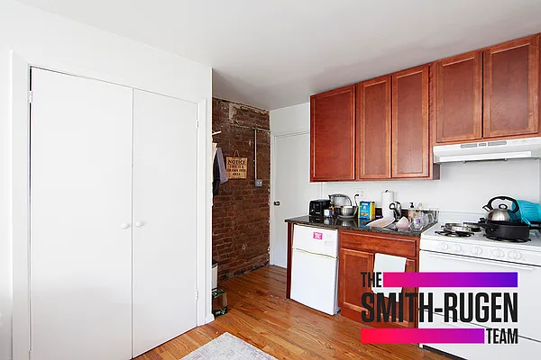 Rented by R New York | media 9